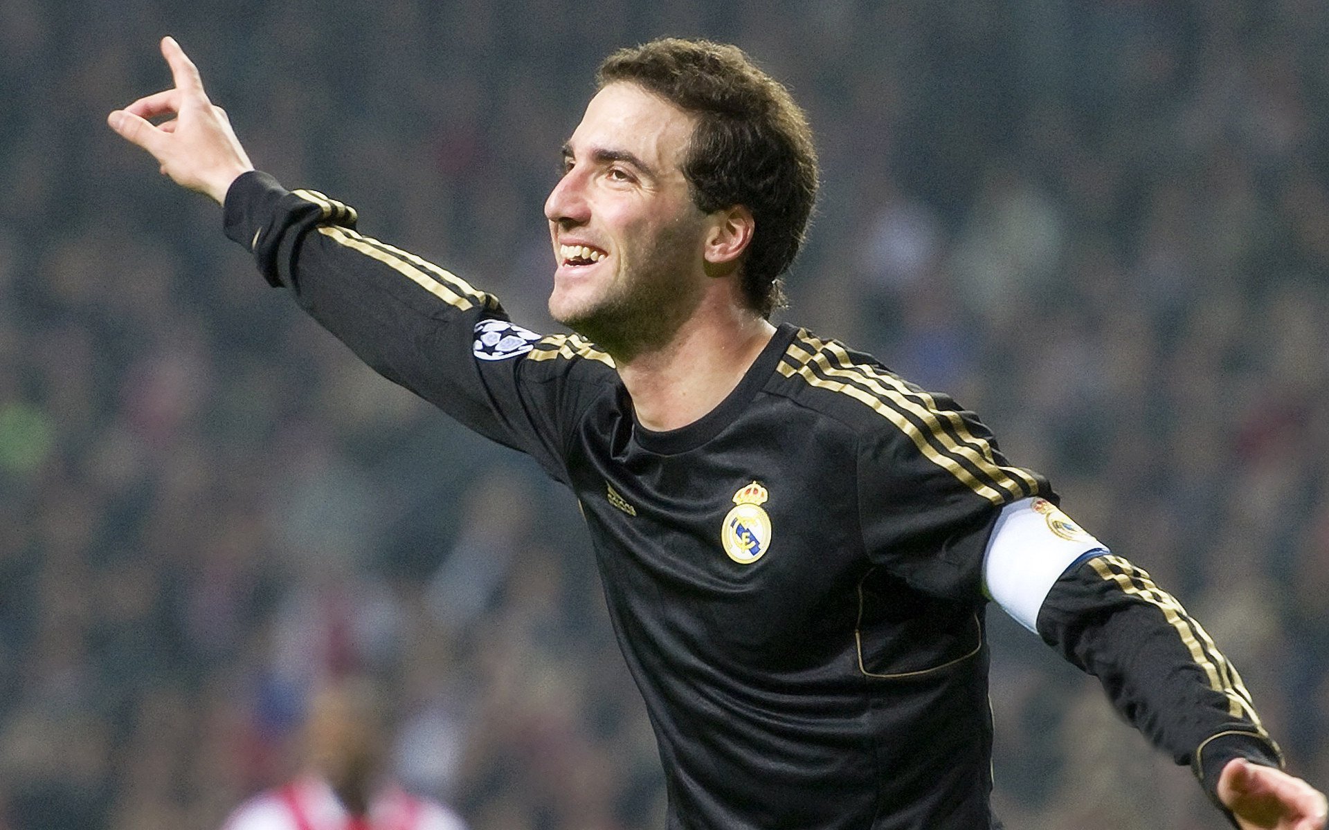 “智能裁判技术在中超首次应用，保障比赛公正”，人工智能足球裁判